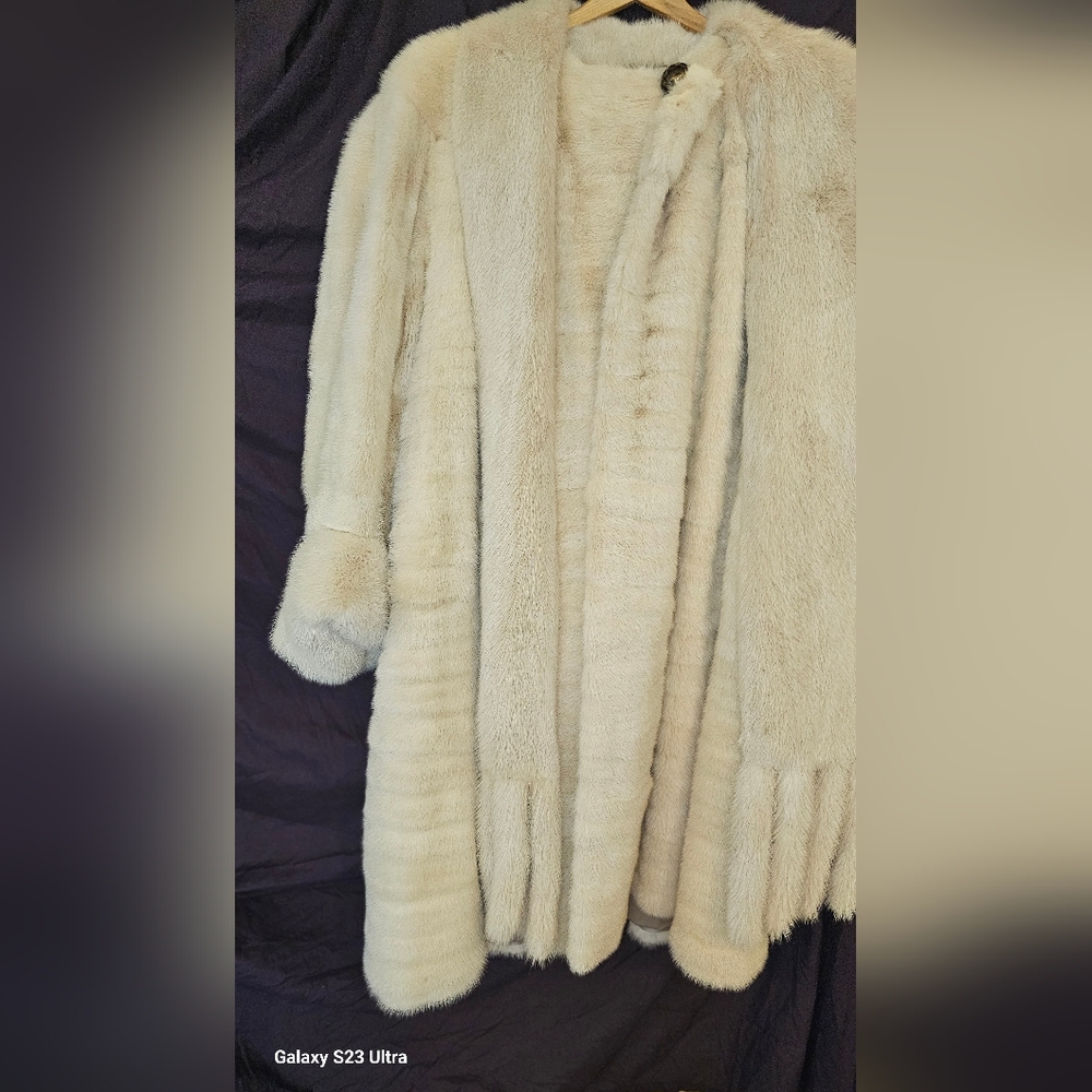 Luxurious Cream Fur Coat